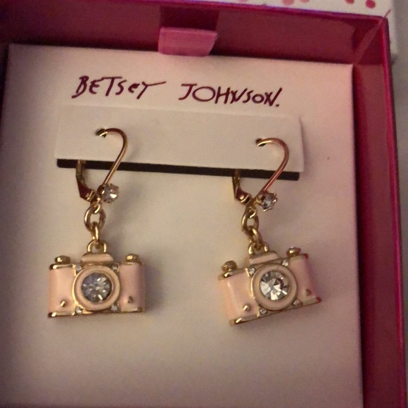 Betsey Johnson Gold Tone & Pink Enamel Camera Drop Earrings Crystal Accents NIB - Picture 7 of 12